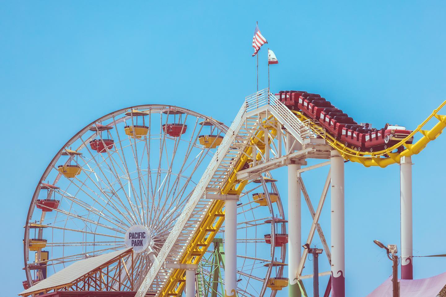 It's officially summer and we couldn't be more excited! 😎  📸: @devindilmore
.
.
.
#santamonica #santamonicapier #pacpark #pacificpark #santamonicaphotography #discoverla #discoverlosangeles #travel #californialove #summer #summervibes