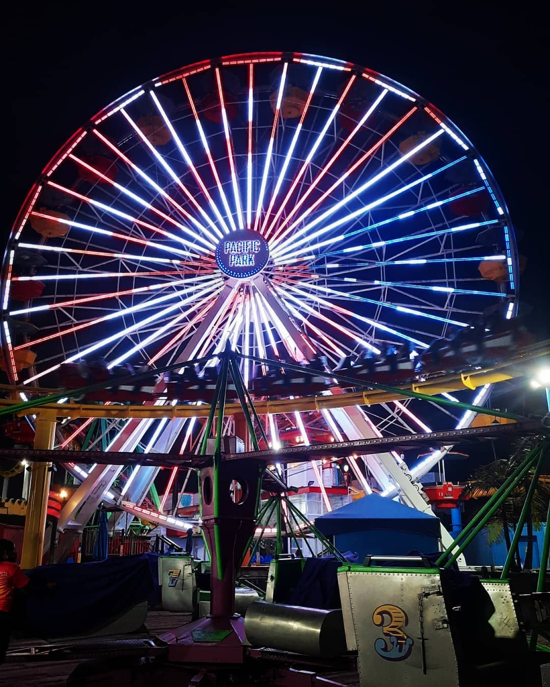 The Santa Monica Pier Ferris Wheel will be lit red, white, and blue from Friday, July 1 to Monday, July 4 in recognition of Independence Day.  Independence Day in the United States is celebrated annually on July the 4th and commemorates the signing of the Declaration of Independence in 1776. The Continental Congress declared that the thirteen American colonies were no longer subject to the monarchy of Britain and were united, free, and independent states.  In anticipation that the 4th of July weekend will be incredibly busy on the Santa Monica Pier, parking can be tricky as many folks head to the beach after work and streets around the Pier can become congested. We strongly recommend taking the Metro: the Expo line drops you off at 4th and Ocean – a quick 10-minute walk from the Pier deck.  📷: @kissvana
.
.
.
#pacificpark #pacpark #santamonicapier #santamonica #4thofjuly #independenceday # #wheellighting #pacificwheel #wheellighting #pacificwheel @abc7la @discoverla @cbsla @ktla5news @foxla @seesantamonica @smdailypress @lamag @laweekly