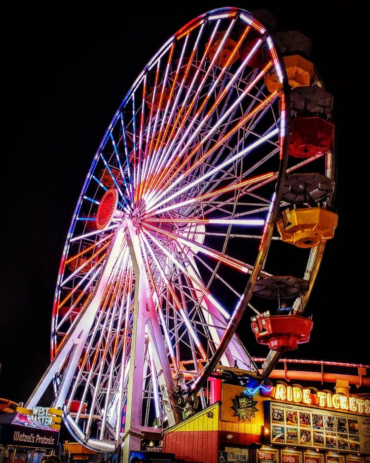 Memorial Day Ferris wheel lighting at the Santa Monica Pier - Pacific ...