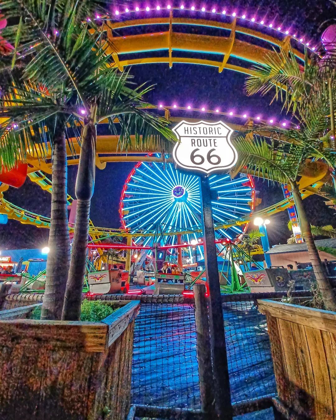 #PhotooftheWeek: love these mesmerizing colors! 📸 @socallindsay
.
#Route66 #PacificPark #PacPark #TravelPhotography