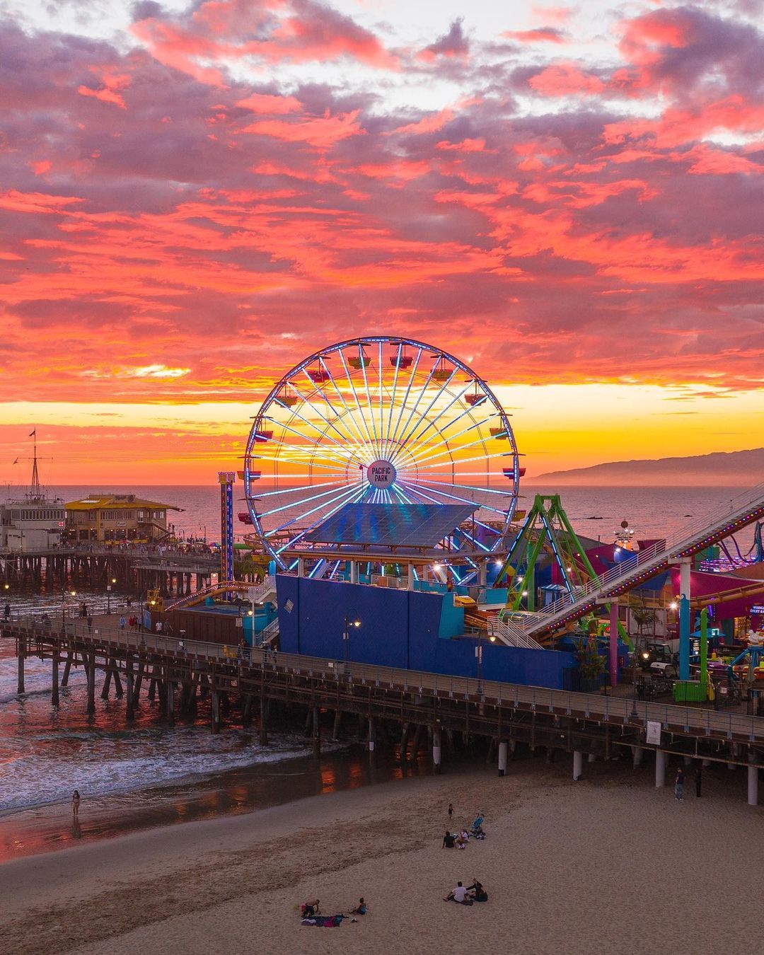 #PhotooftheWeek: Great picture of our Pacific Wheel and California sunset!! You really can't get this anywhere else... 😍🌅🔥  📸: @asenseofhuber  #PacificPark #PacPark #TravelPhotography #SantaMonica #SantaMonicaPier #SantaMonicaBeach #CaliforniaLove #LosAngeles #SoCal  #Sunset #Sunsetlover