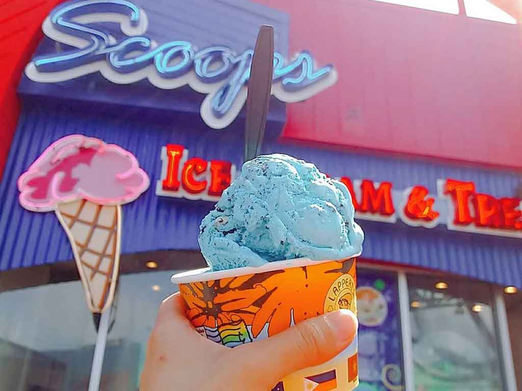 Scoops ice cream Santa Monica Pier
