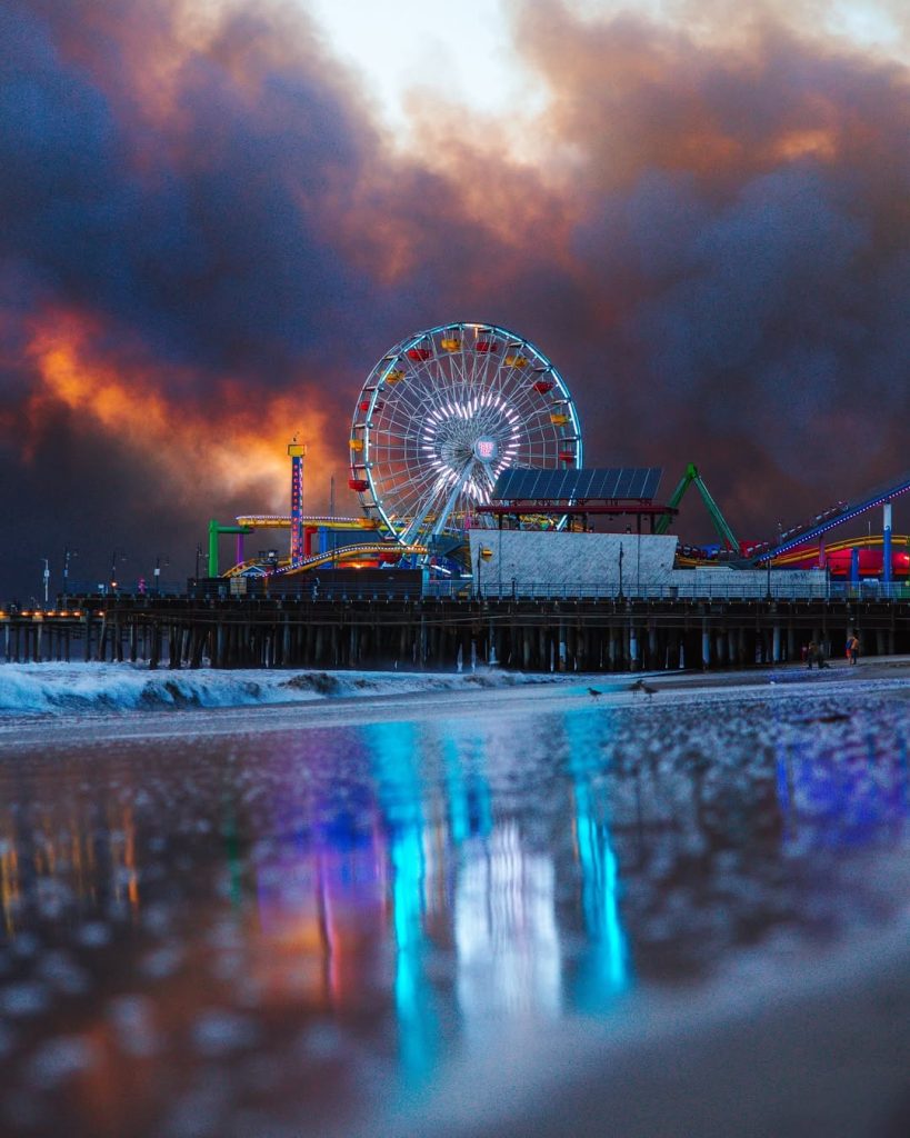 The pacific wheel Ferris wheel with a heart - by @shotbykyle